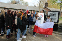 „Kto nie pamięta historii, skazany jest na jej ponowne przeżycie.”