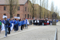 „Kto nie pamięta historii, skazany jest na jej ponowne przeżycie.”