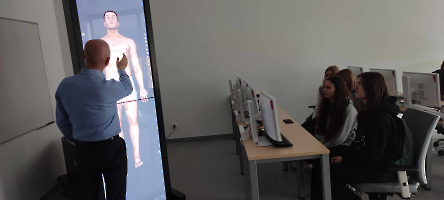 Wycieczka 2LOC do Sanockiego Centrum Symulacji Medycznej