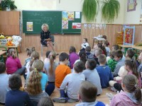 Pani Dyrektor czyta dzieciom _10