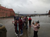 Wycieczka uczniów szkoły podstawowej do Warszawy