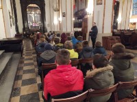 Wycieczka uczniów szkoły podstawowej do Warszawy