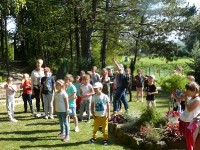 Pierwszoklasiści poznają tajemnice lasu_10