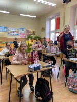 DZIEŃ KOBIET W KLASIE 2a _10