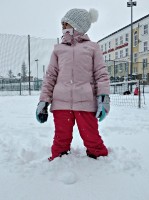 Zabawy klas trzecich na śniegu