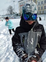 Zabawy klas trzecich na śniegu_37