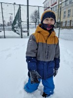 Zabawy klas trzecich na śniegu_3