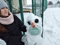 Zabawy klas trzecich na śniegu_59