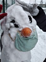 Zabawy klas trzecich na śniegu_62