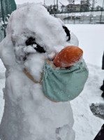Zabawy klas trzecich na śniegu_63