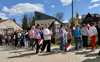 DUMA,TRADYCJA,WOLNOŚĆ – hasła obchodów świąt majowych w ZSP w Rymanowie.