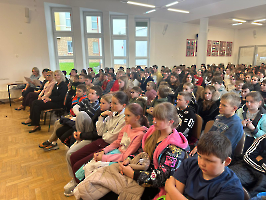 KONCERT ŻYCZEŃ DLA NAUCZYCIELI W DNIU ICH ŚWIĘTA.